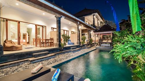 Piscina di The Village Guest House o nelle vicinanze