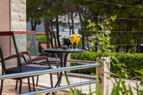 Κήπος έξω από το Apartments Babic