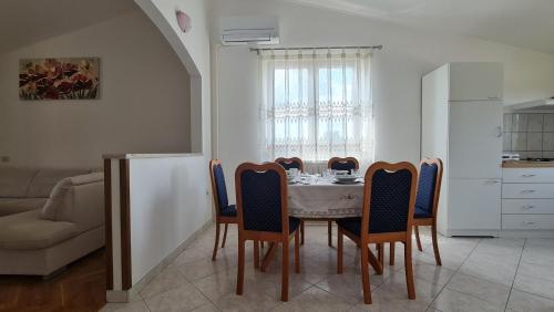 Η κουζίνα ή μικρή κουζίνα στο Minhen