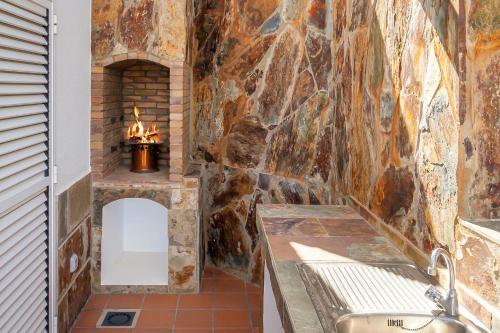 A bathroom at Stunning Villa with Breathtaking Ocean View