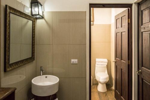 Kúpeľňa v ubytovaní Vista Encantada Hotel & Masajes Profesionales