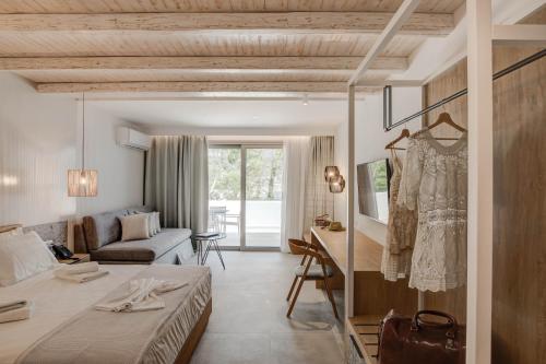 Postel nebo postele na pokoji v ubytování Alboro seaside suites