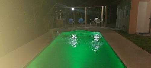 Bazén v ubytování Tu casa de playa, Menus del Mar, te espera pronto nebo v jeho okolí