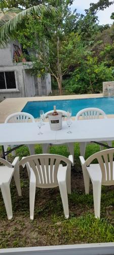 Bazén v ubytování Tu casa de playa, Menus del Mar, te espera pronto nebo v jeho okolí