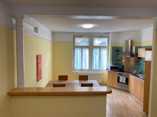 Η κουζίνα ή μικρή κουζίνα στο SWEET HOLIDAY HOME - NO.1