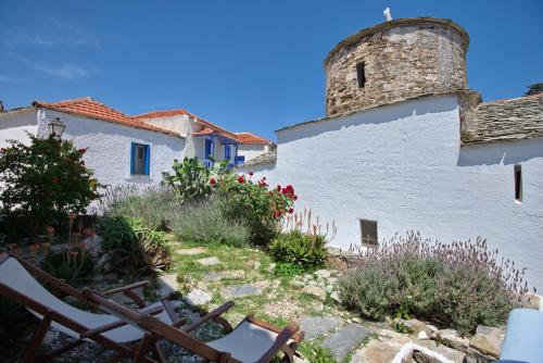 Gallery image of Stella's traditional house. in Alonnisos