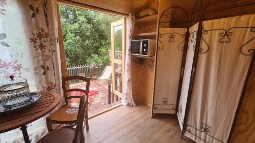 Gallery image of La roulotte au coeur du maquis in Carbuccia