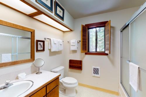 Ένα μπάνιο στο Golf Course Home 148