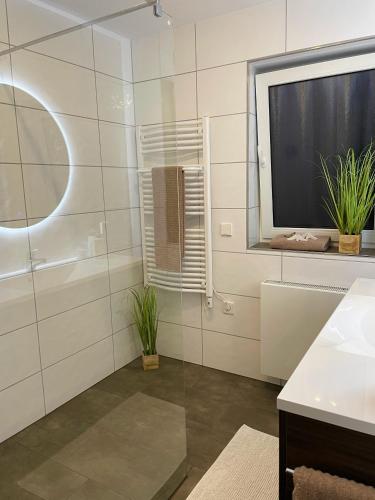 Bilik mandi di Blackforest Apartment