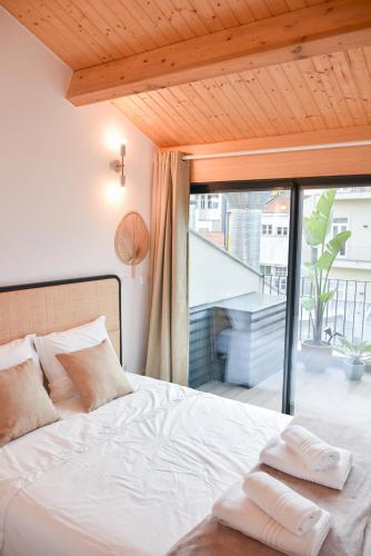 Charmosa penthouse 2 quartos - Batalha - Porto - APT N