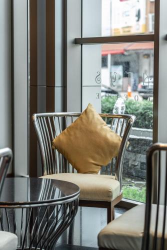 Χώρος καθιστικού στο Grand Hotel Vientiane