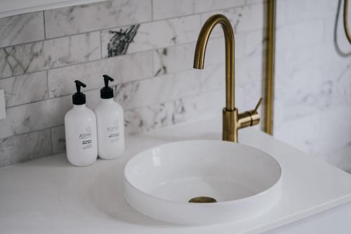 Un baño de Gilbert by Whiskey June