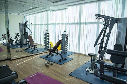 Phòng/tiện nghi tập thể dục tại Studio in the heart of Sports City -great view & amenities!