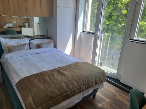 Una cama o camas en una habitación de Guesthaus 2
