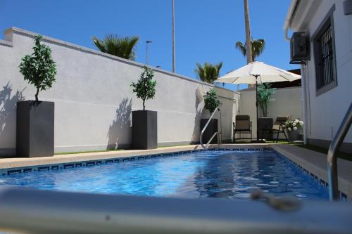 Chalet con Piscina Privada, Aguas Nuevas, Torrevieja