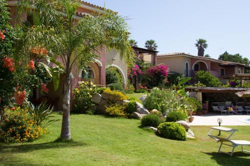 Κήπος έξω από το Hotel Mariposas