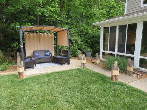 Φωτογραφία από το άλμπουμ του Bodee's Bungalow Adults Only Couples Only Boutique Hotel σε Put-in-Bay