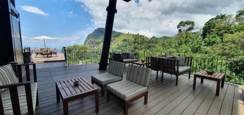 Balkoni atau teres di HIDE ELLA Hotel & Resort
