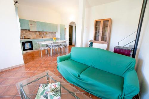 A kitchen or kitchenette at DOMUS MAIORI LT - PMS CaseVacanze