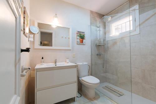 Ванна кімната в La casita de Hato Pinos, un rincón en Doñana