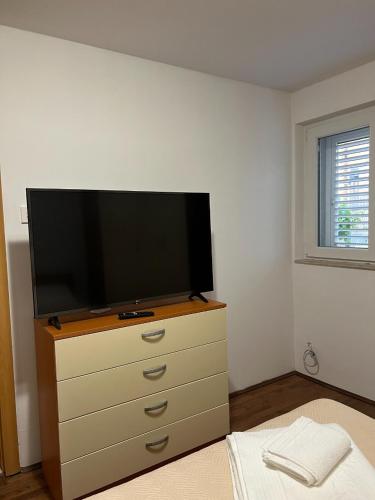 Spacious Apartment with 2 Bathrooms, Near Beach and Center