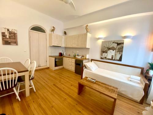 Sunny house mykonos town photo 3