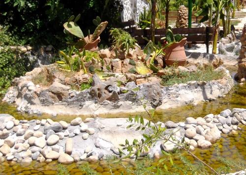 Gallery image of Stone Village Hotel Apartments in Balíon
