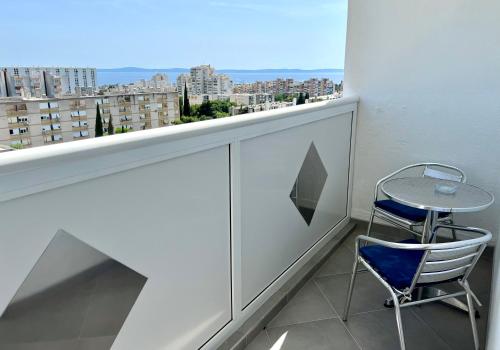 Een balkon of terras bij Apartman LUNA Split Modern SEA VIEW Apartment