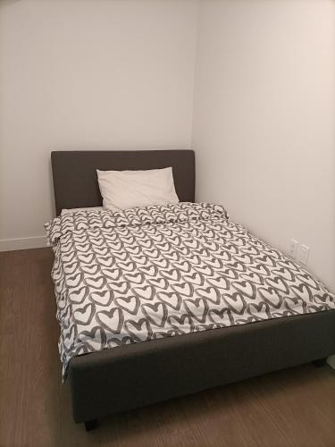 2BR Cozy Bright New apart Near Skytrain