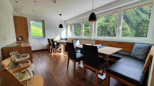 Restaurant o un lloc per menjar a Bergzeit Appartements