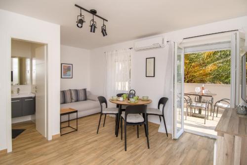 Apartments & Rooms Darrer