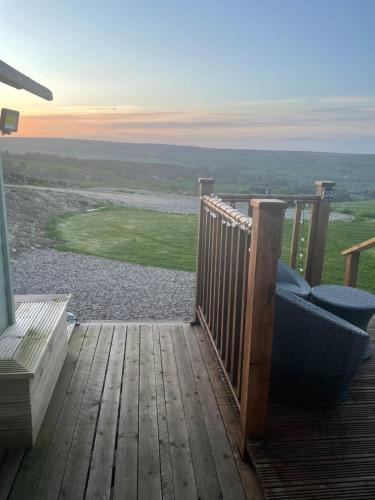 Oakley View Shepherds Hut with hot tub photo 29