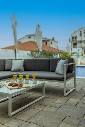 Villa Ines with Pool by the beach