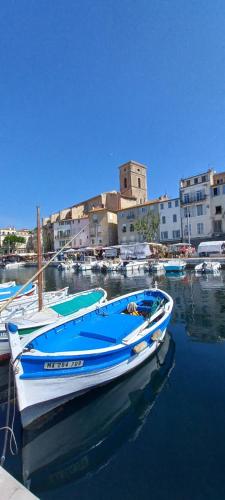 Gallery image of LOU SOULEOU in La Ciotat