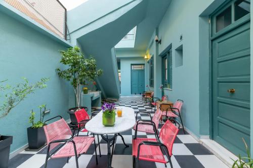 Petralona's Green House