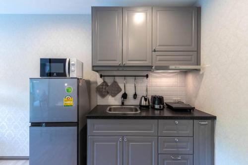Dapur atau dapur kecil di Title Naiyang residence Excellent location with pool view