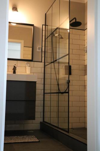 A bathroom at Bran's Apartment