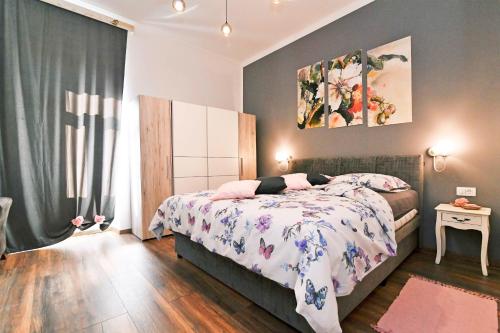 Postel nebo postele na pokoji v ubytování Apartment Carissima-Direct on sea, Lovran-Opatija