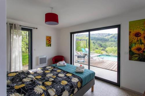 Posteľ alebo postele v izbe v ubytovaní Villa Blanche, Contemporary, Cathars, Couiza, Carcassonne