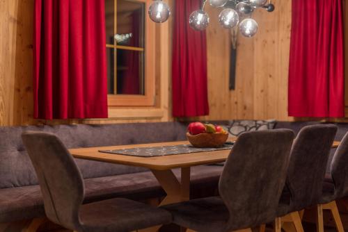 Posezení v ubytování Luxus Chalet Fasserhäusl