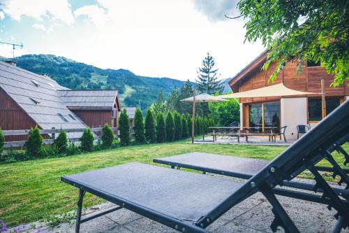 Pemandangan gunung umum atau pemandangan gunung yang diambil dari chalet