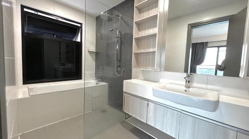 Ванна кімната в Suasana Lifestyle Suites by Keystone