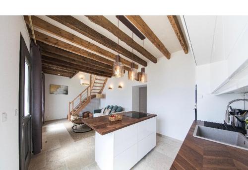 Imagen de la galería de L'évasion-SPA-Hammam-Sauna Illimité - 2 à 4 pers, en Saint-Cyr-sur-Loire