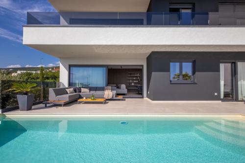 Fotografia z galérie ubytovania Villa Ameli Apartment with swimming pool v destinácii Rijeka