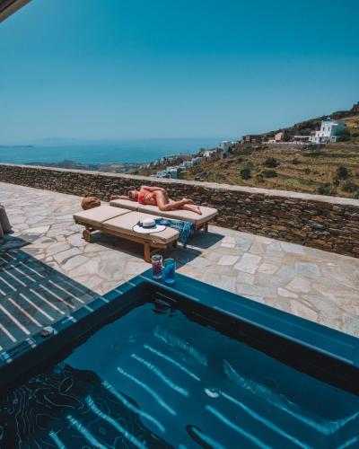 Piscina en o cerca de Aeolis Tinos Suites