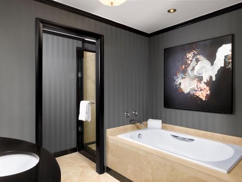 InterContinental Buckhead Atlanta, an IHG Hotel Image