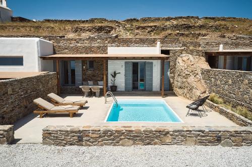 The swimming pool at or close to Niva Pool Suites
