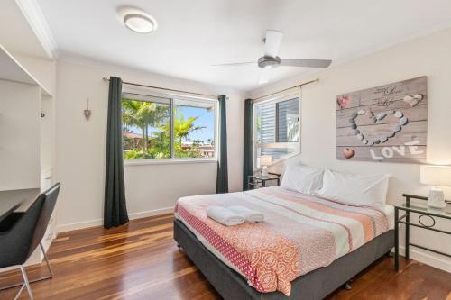 Foto dalla galleria di Remarkable Six Bedroom Waterfront Home! Perfect for the extended family a Mooloolaba