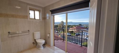 Gallery image of Shellharbour. Ocean, lake and mountain view in Shellharbour