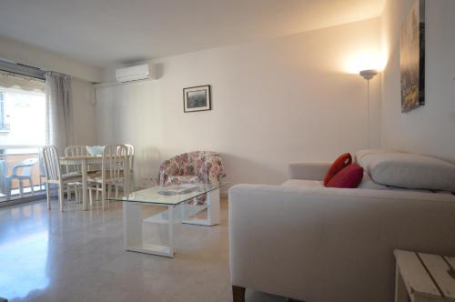 Cannes studio ideal for congresses or holidays